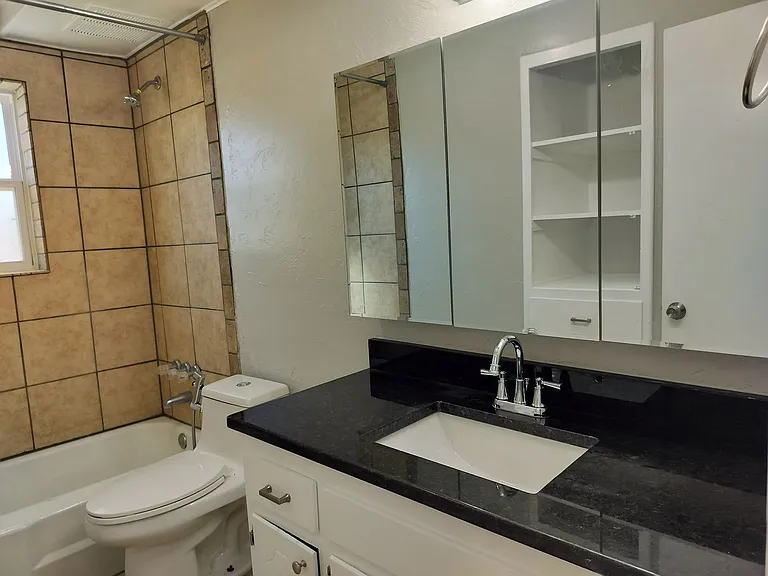 301 N University Dr #7 — Photo 9