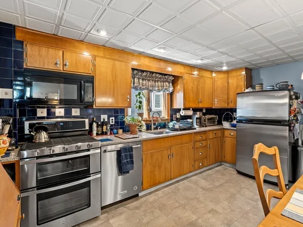 11 Albion St, Medford, MA 02155