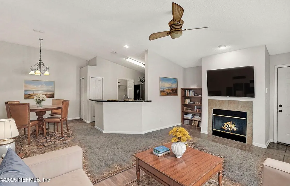 215 Jardin De Mer Pl — Photo 2