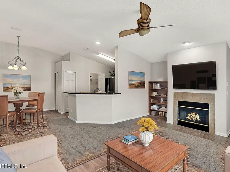 215 Jardin De Mer Pl — Photo 3
