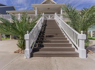 3335 Prides Way, Crystal Beach, TX 77650