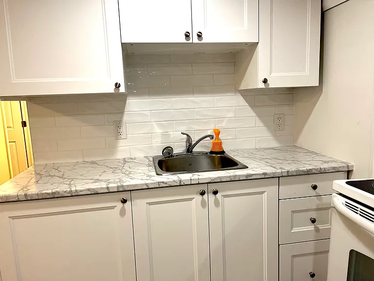 944 Fairlawn Ave #2 — Photo 8