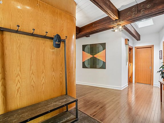 4th image of 6639 SE Yamhill Ct