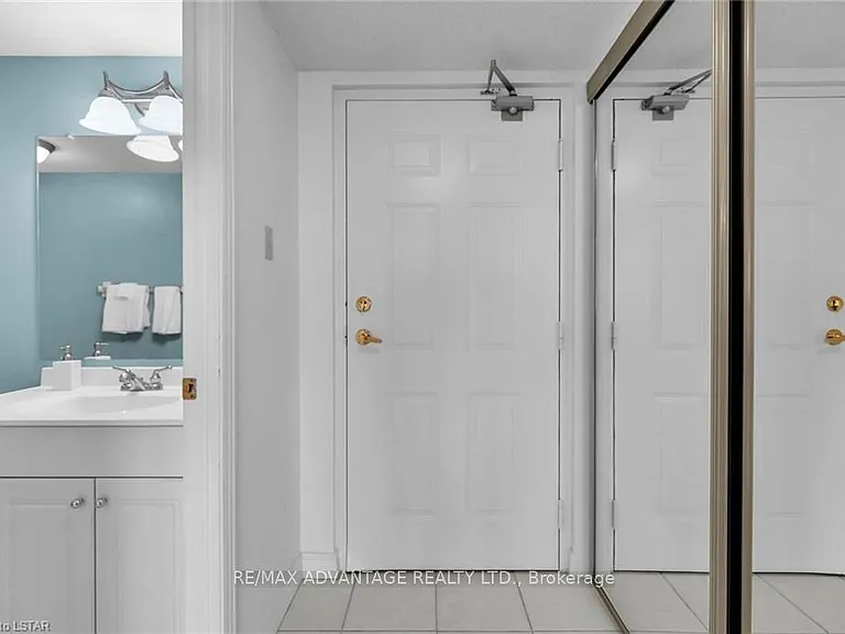 1510 Richmond St #405 — Photo 13