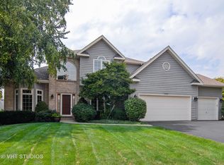 1081 Weston Cir, Batavia, IL 60510