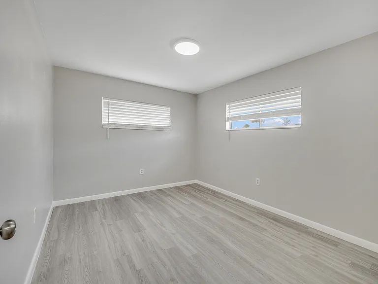 390 Needle Blvd — Photo 15