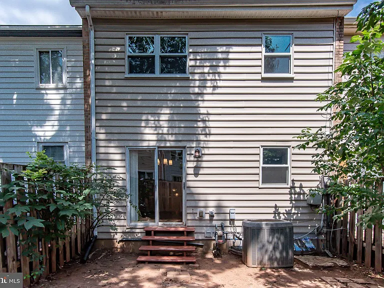8467 Ivy Glen Ct — Photo 43