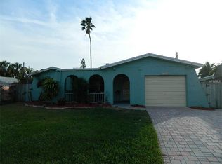 16212 3rd St E, Redington Beach, FL 33708