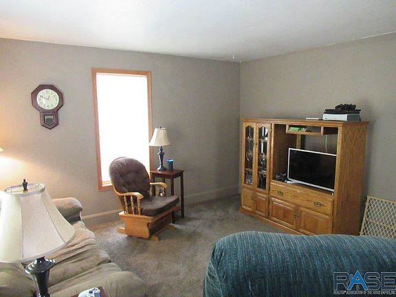 5th image of 117 S Church Ave
