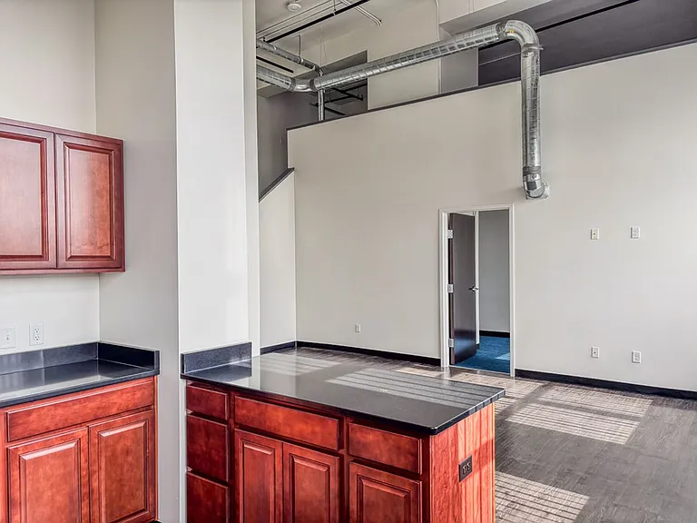 23 N Summit St — Photo 14