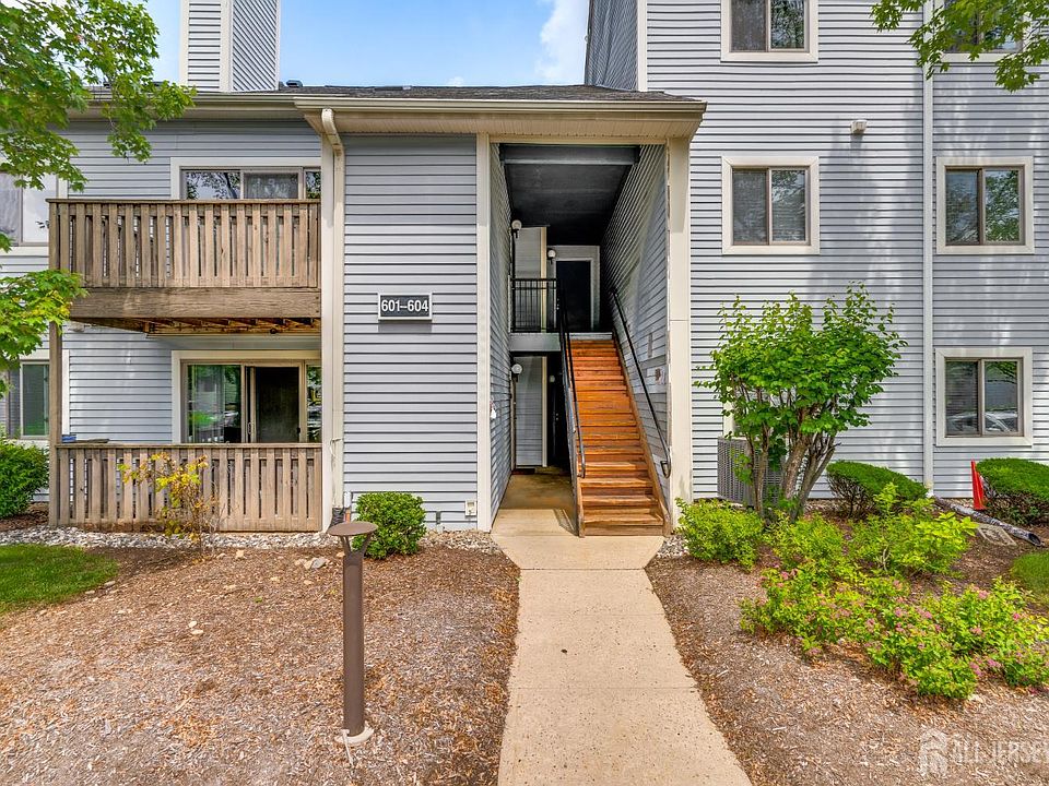 1st image of 604 Aspen Dr