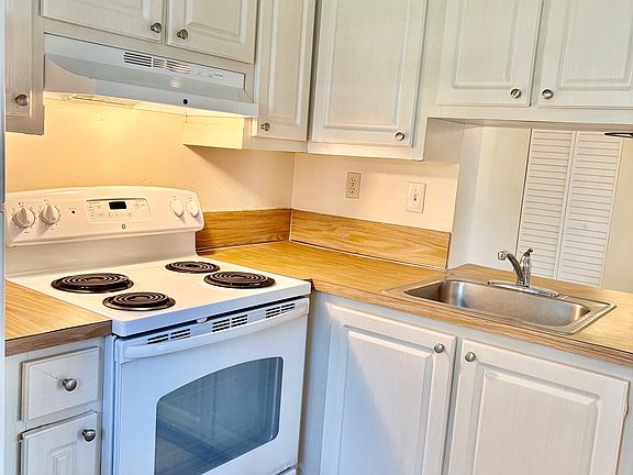 5th image of 2717 S Oakland Forest Dr #107
