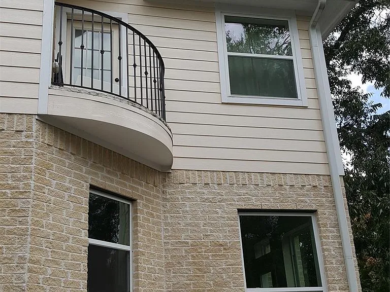 5105 Maple St — Photo 3