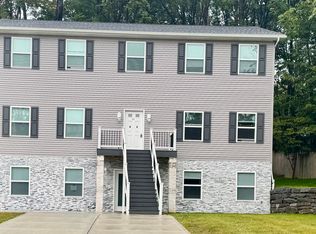 42 Skyline Dr, Gouldsboro, PA 18424