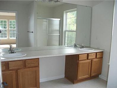 4th image of 17932 Huron Dr