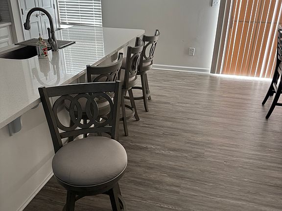 5th image of 2582 Grantham Place Dr