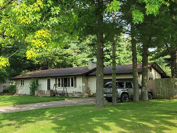3rd image of 18447 N Bend Dr