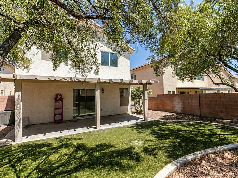5025 Glittering Star Ct N — Photo 52