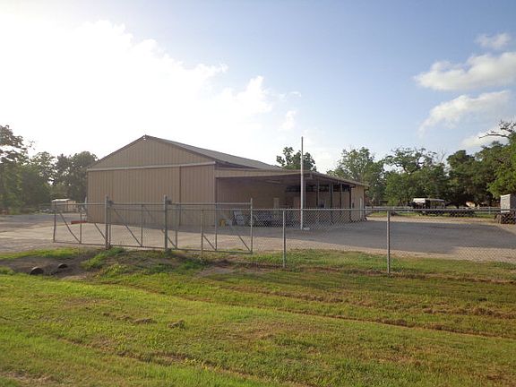 3rd image of 300 Sheri Ln