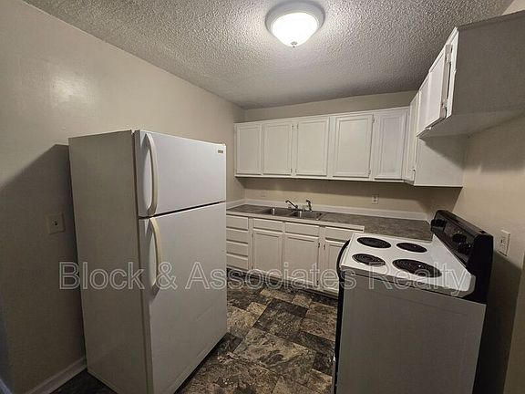 3rd image of 213 Baker Rd