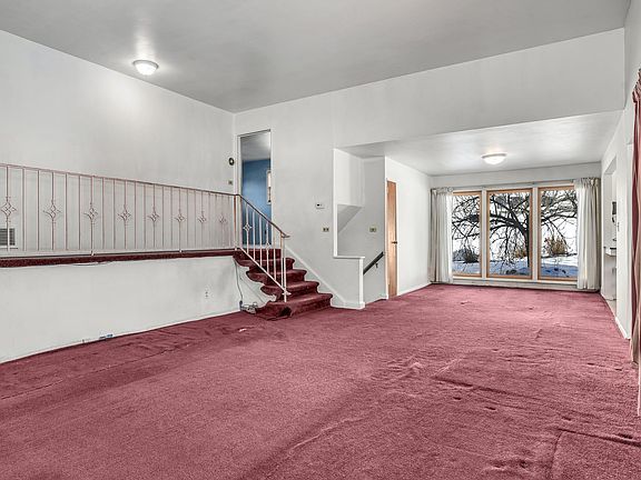 18 Coopers Pond Road