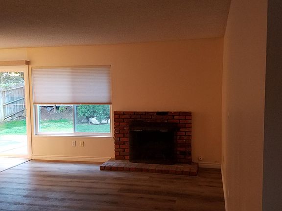 5th image of 909 Oakmound Ave