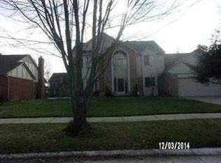 2932 Wagonwheel Dr, Troy, MI 48085