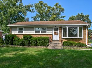1502 W Palm Dr, Mount Prospect, IL