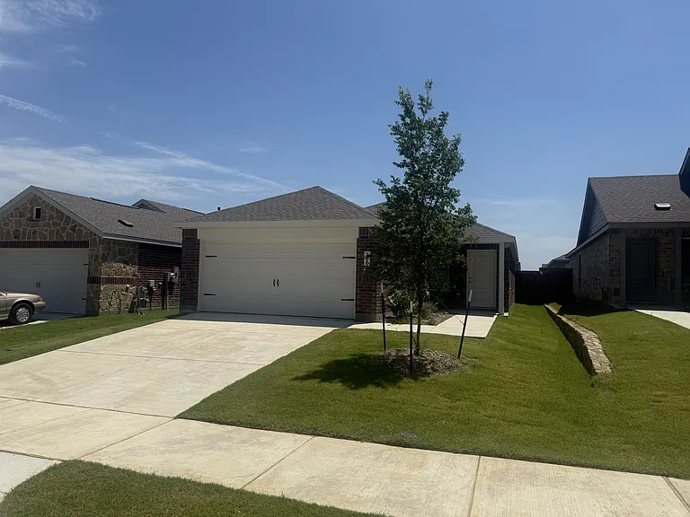 2069 Belgian Dr — Photo 2