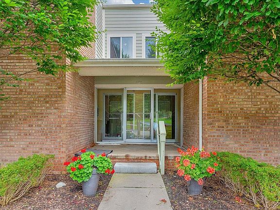 2nd image of 655 Randolph St APT 103