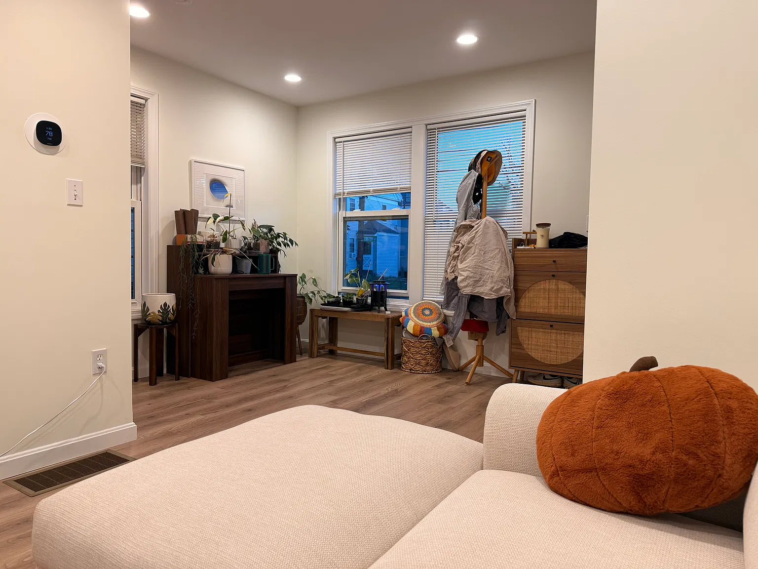 3 bed, 2.5 bath, 1440 sqft, $3,500 — Photo 3
