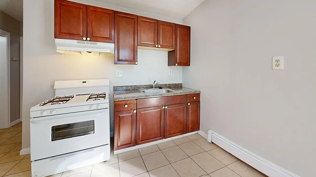 Building Photo - 273 Maverick St #2