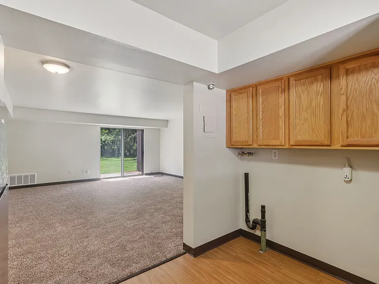Valley Park Townhomes — Photo 8