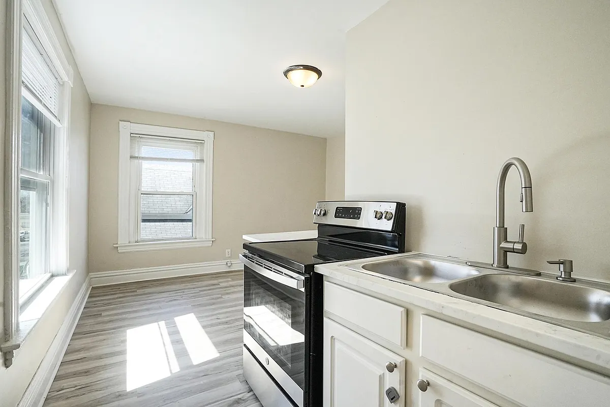 Building Photo - 27 Colfax St NE #4