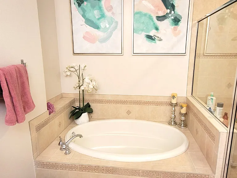 master bathroom - Leased UNFURNISHED