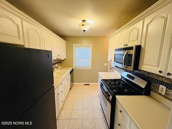 5th image of 2819 117th St