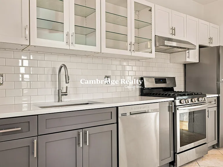 54 Harvard St #3T — Photo 3