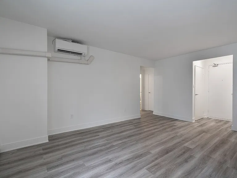 161 Saint George St — Photo 13