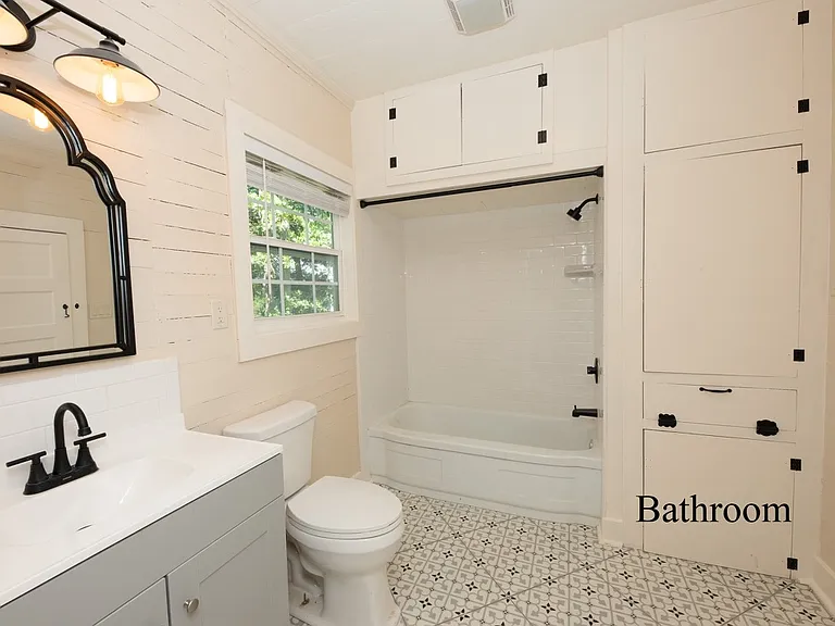 335 Husk Ln — Photo 10