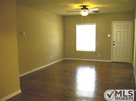 4th image of 4928 Calmont Ave