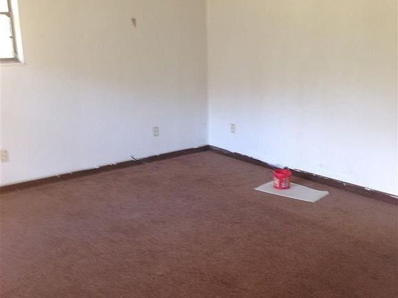 5th image of 120 West Dr