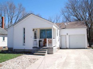 230 1st St S, Maynard, IA 50655