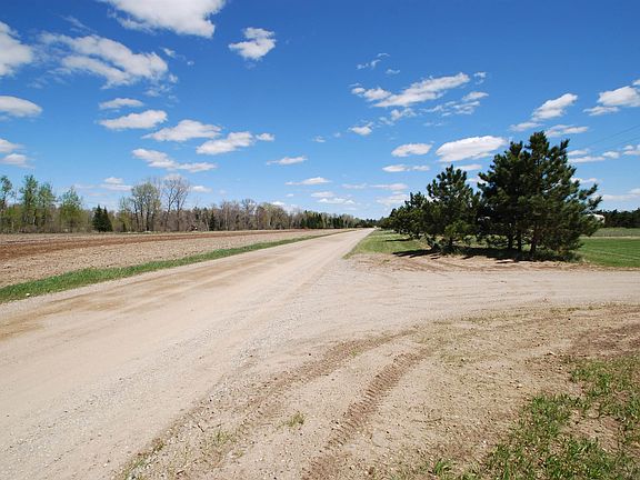 2nd image of 4 Valley Rd