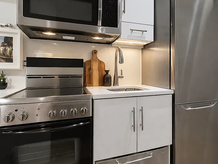 99 Allen St #12 — Photo 4