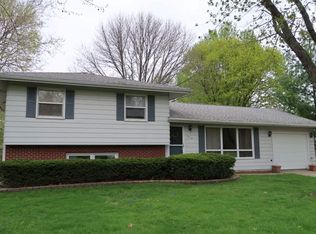 612 Woodlawn Dr, Prophetstown, IL 61277