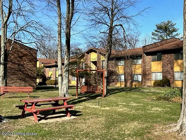 7050 Wildwood Cir APT 101 photo 1