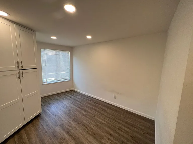 10418 Stratton Ct — Photo 6