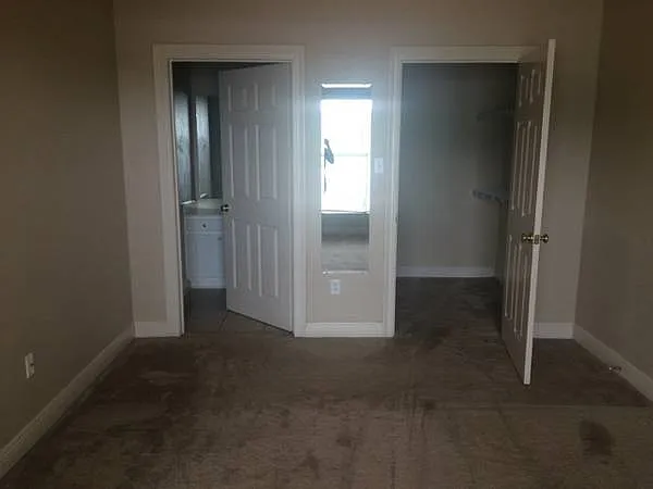 Master bedroom - walk-in closet, private bathroom