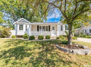 1104 Janssen St, Pekin, IL 61554