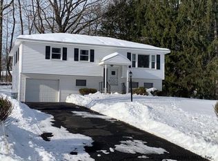 103 Bentley Dr, Latham, NY 12110
